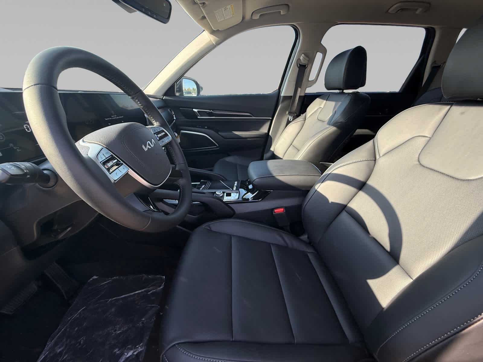2025 Kia Telluride LX photo 6