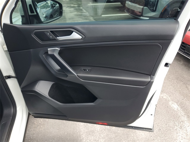 2021 Volkswagen Tiguan SE photo 35