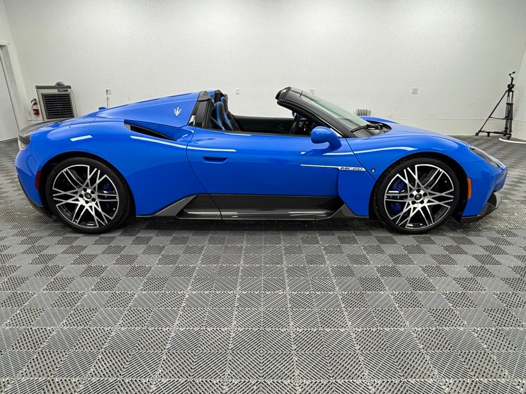 2023 Maserati MC20 Base Cielo photo 2