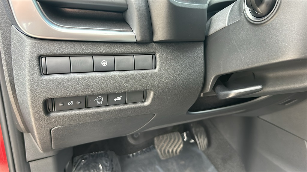 2024 Nissan Rogue SV photo 16
