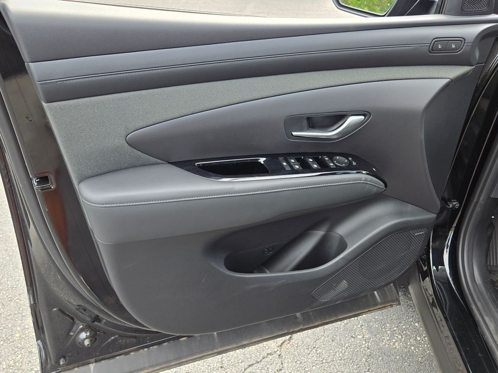 2025 Hyundai Santa Cruz Limited photo 18