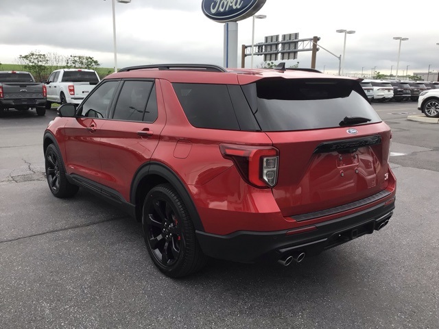 2022 Ford Explorer ST photo 4