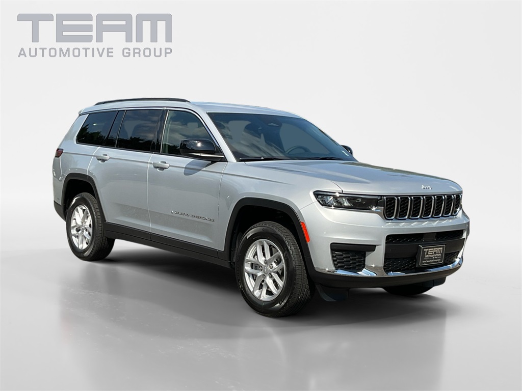 2025 Jeep Grand Cherokee L Laredo's photo