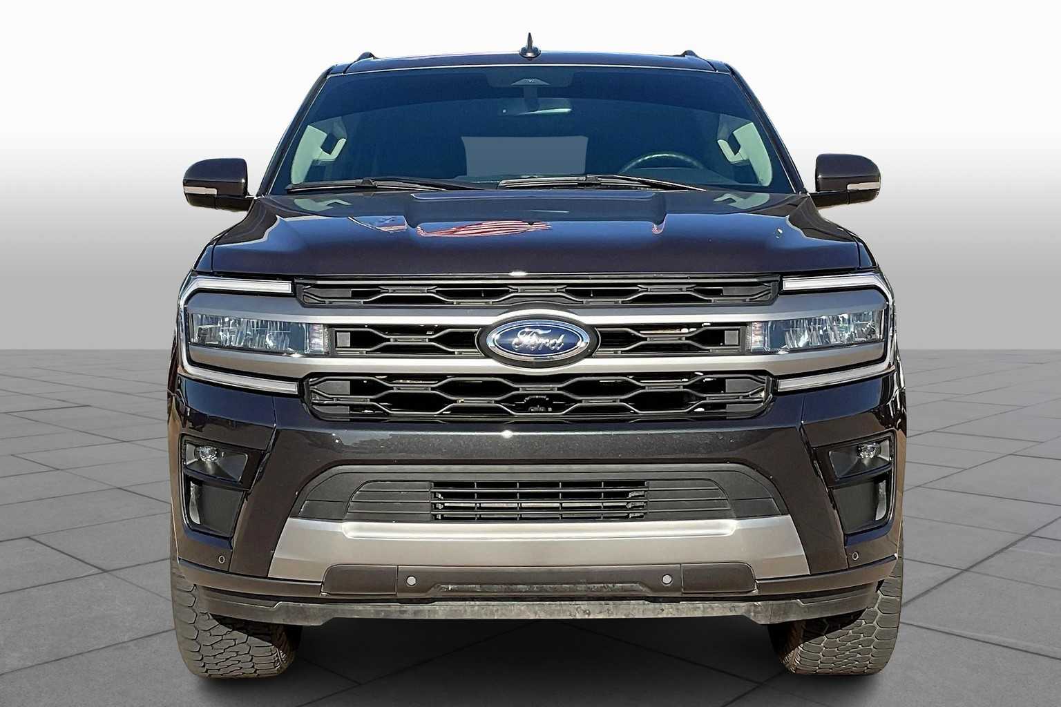 2024 Ford Expedition XLT photo 2