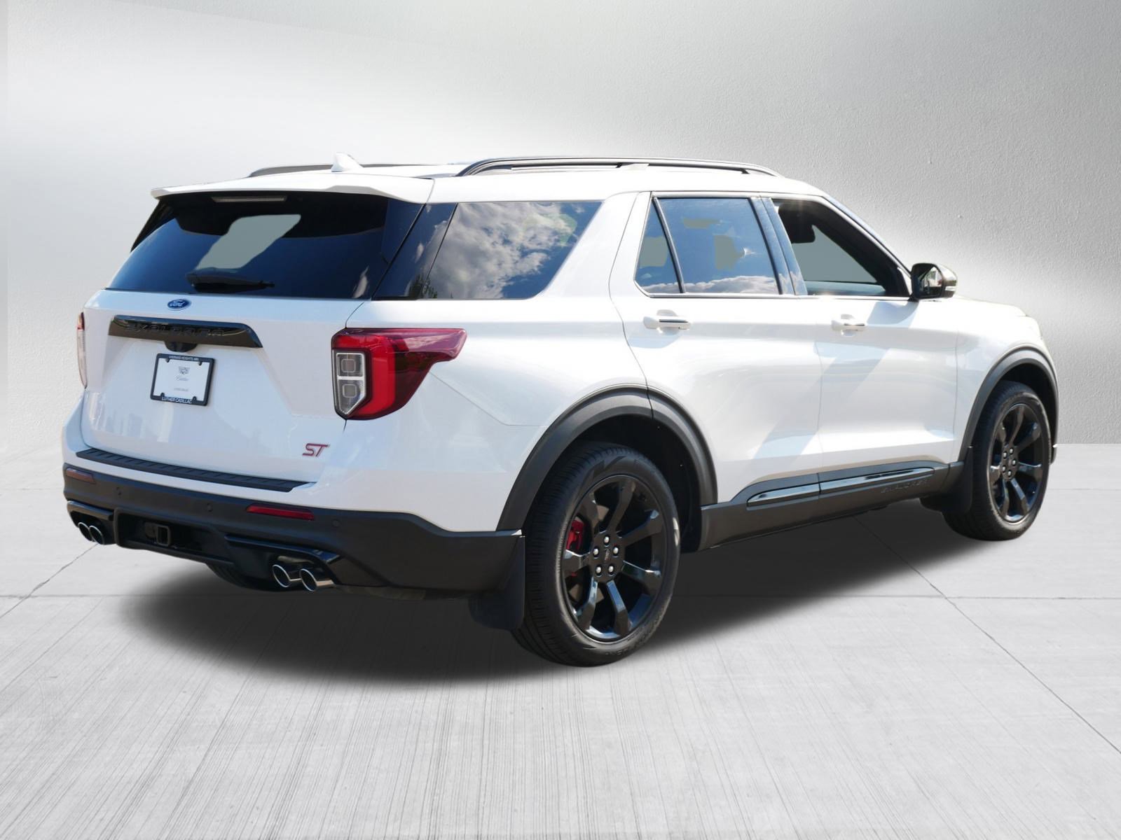 2023 Ford Explorer ST photo 7