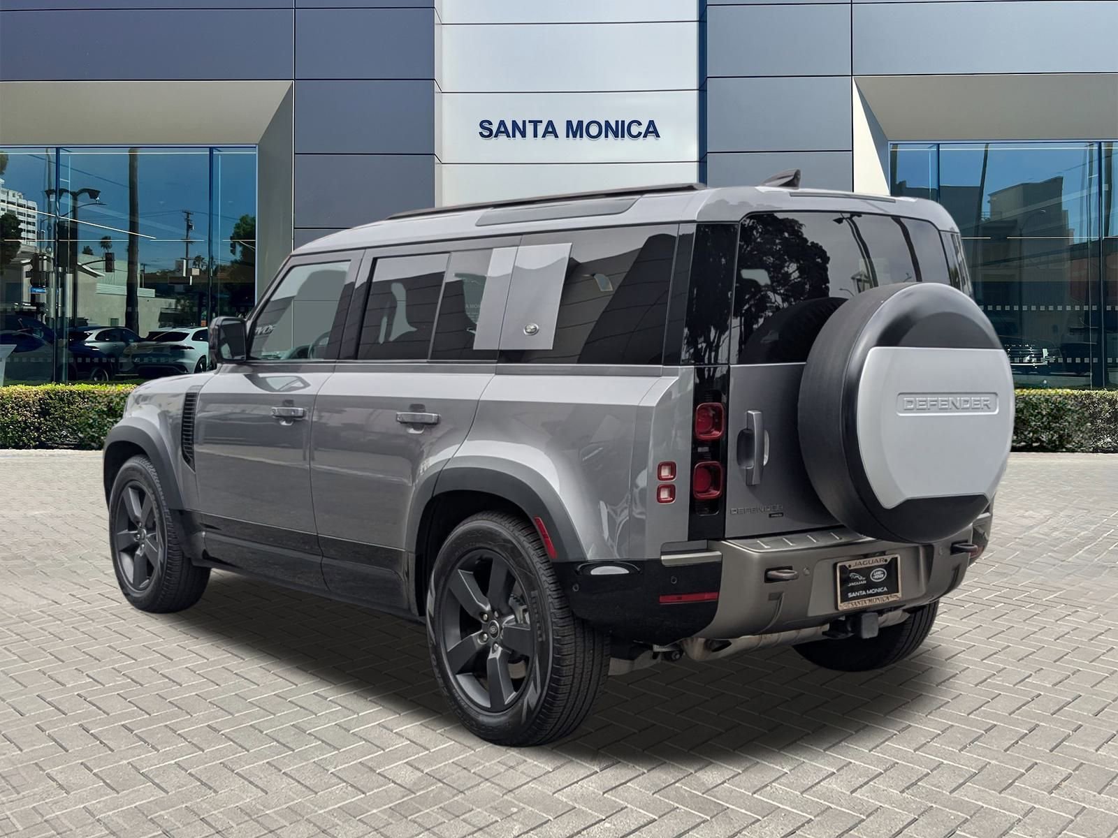 2022 Land Rover Defender X-Dynamic HSE photo 7