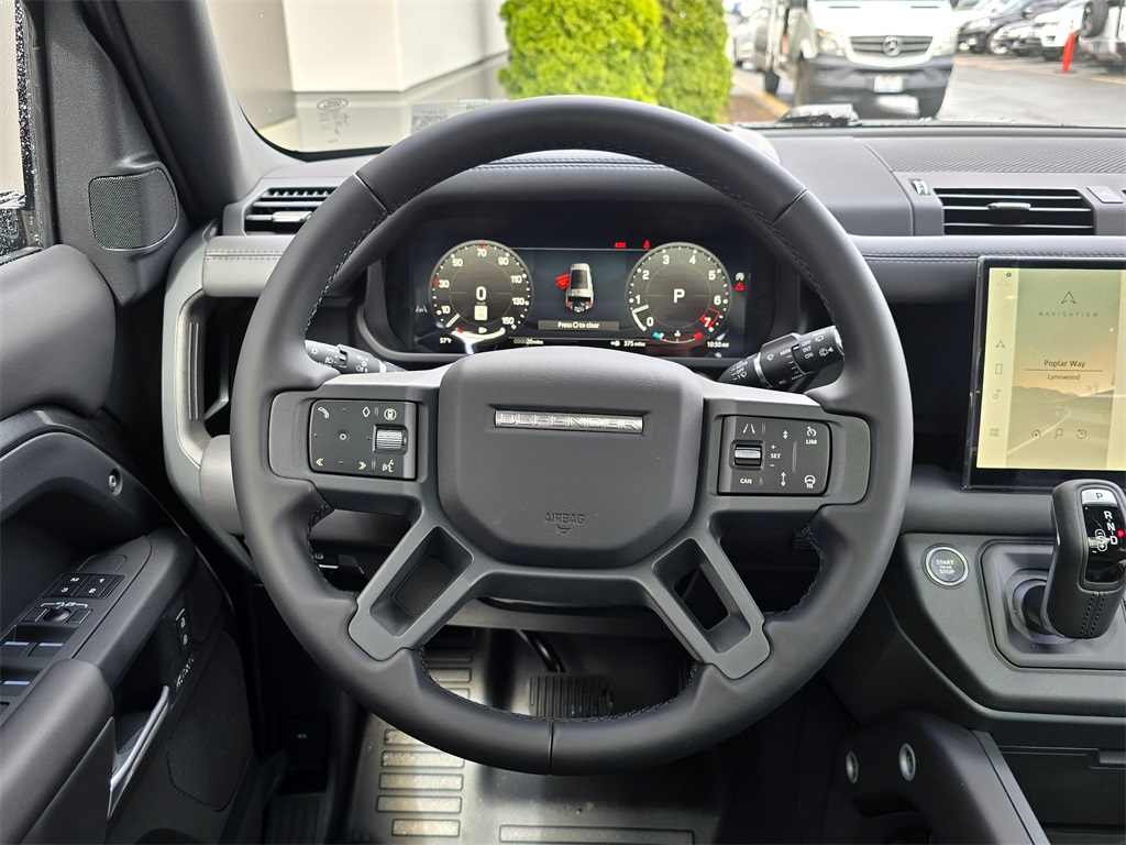 2025 Land Rover Defender 130 X-Dynamic SE photo 11