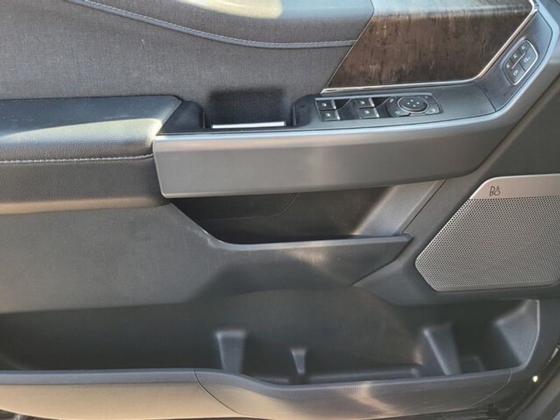 2023 Ford F-150 Lariat photo 28