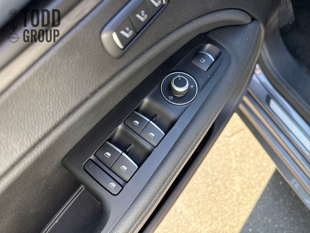 2022 Alfa Romeo Stelvio Ti photo 9