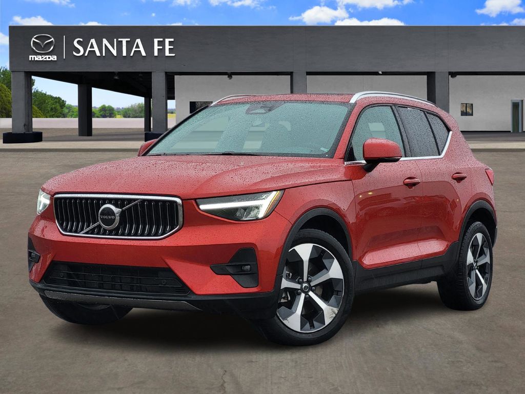 2023 Volvo XC40 Plus