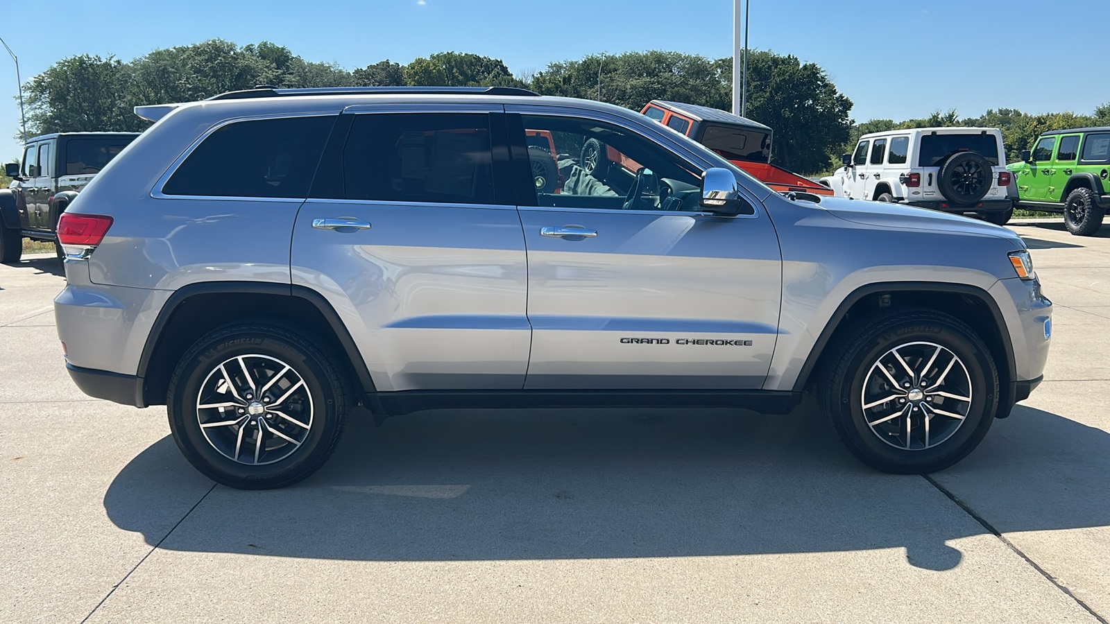 2018 Jeep Grand Cherokee Limited photo 2