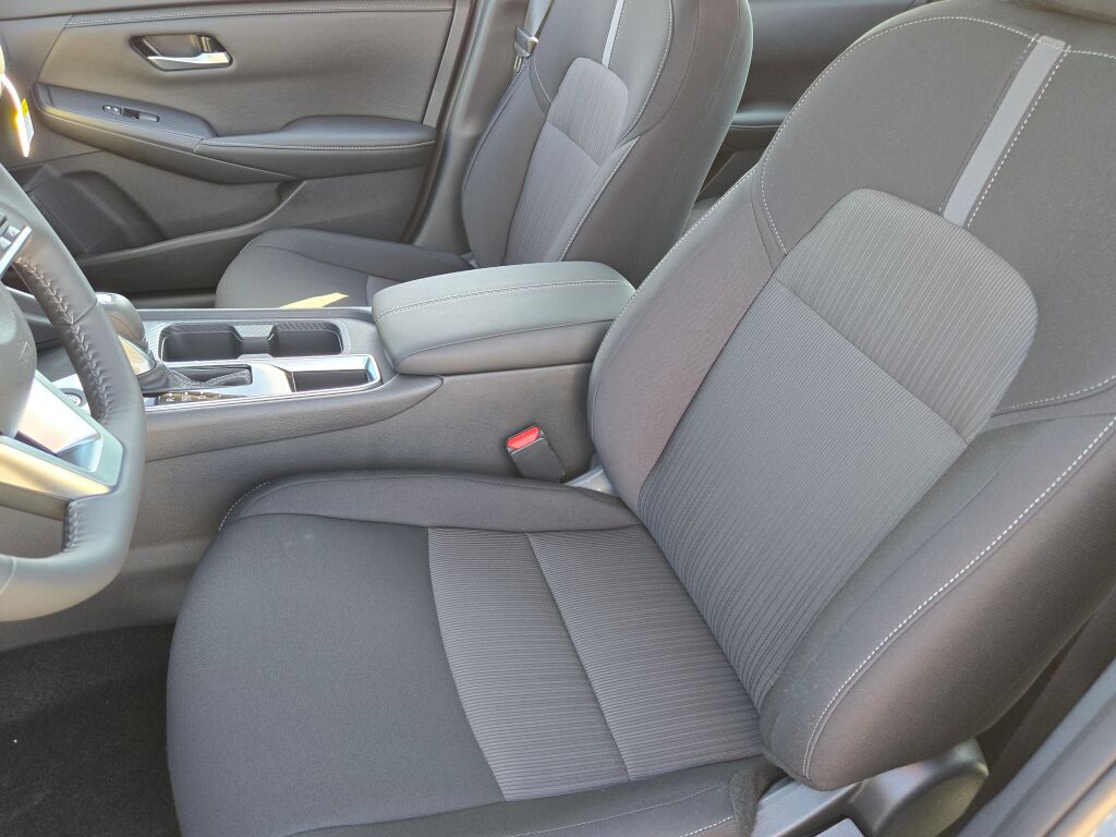 2025 Nissan Sentra SV photo 14