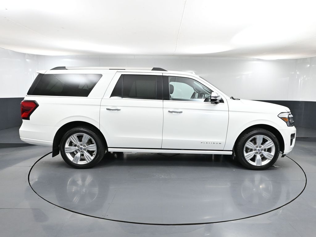 2024 Ford Expedition MAX Platinum photo 3