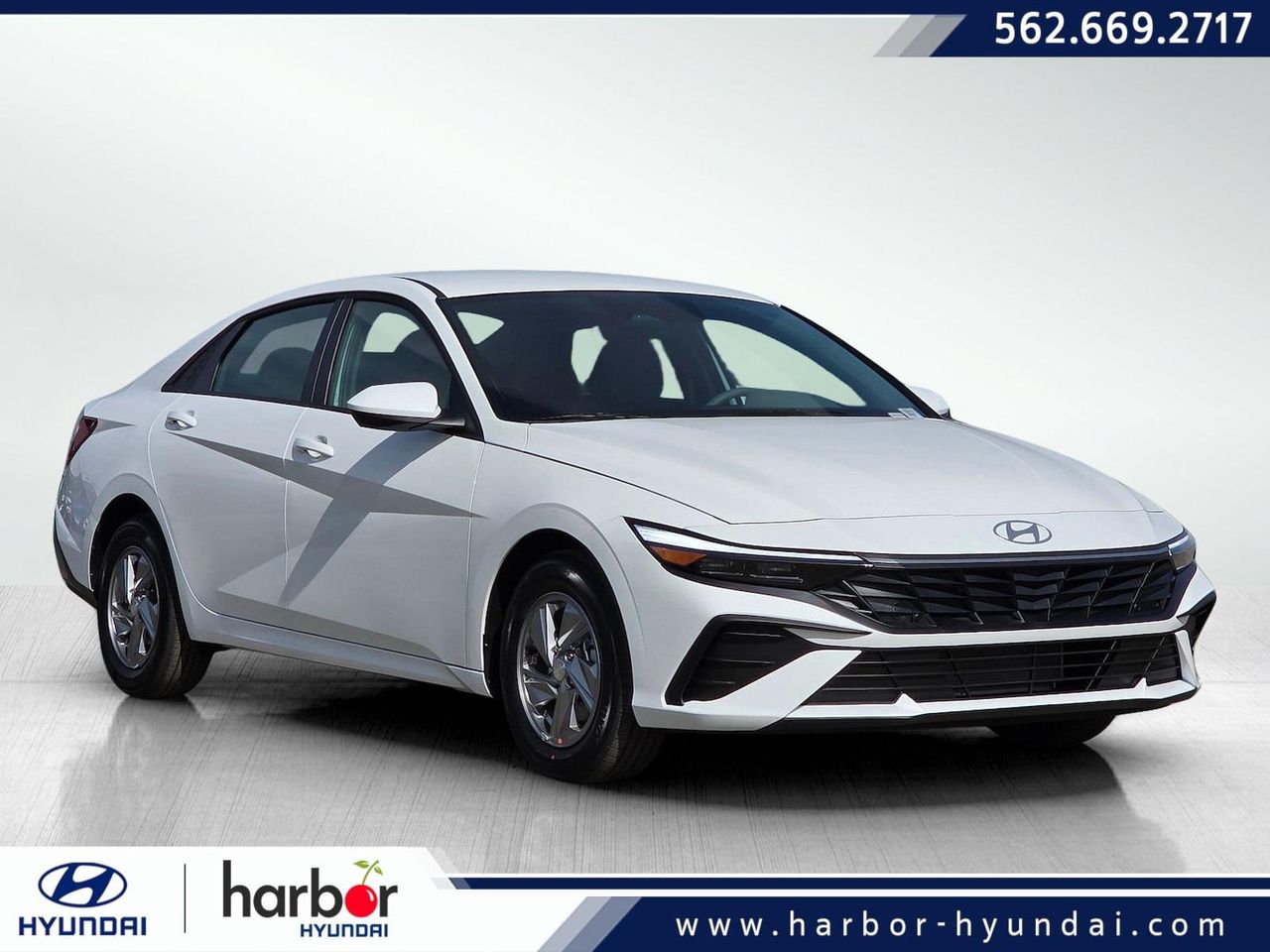 2026 Hyundai Elantra SE's photo