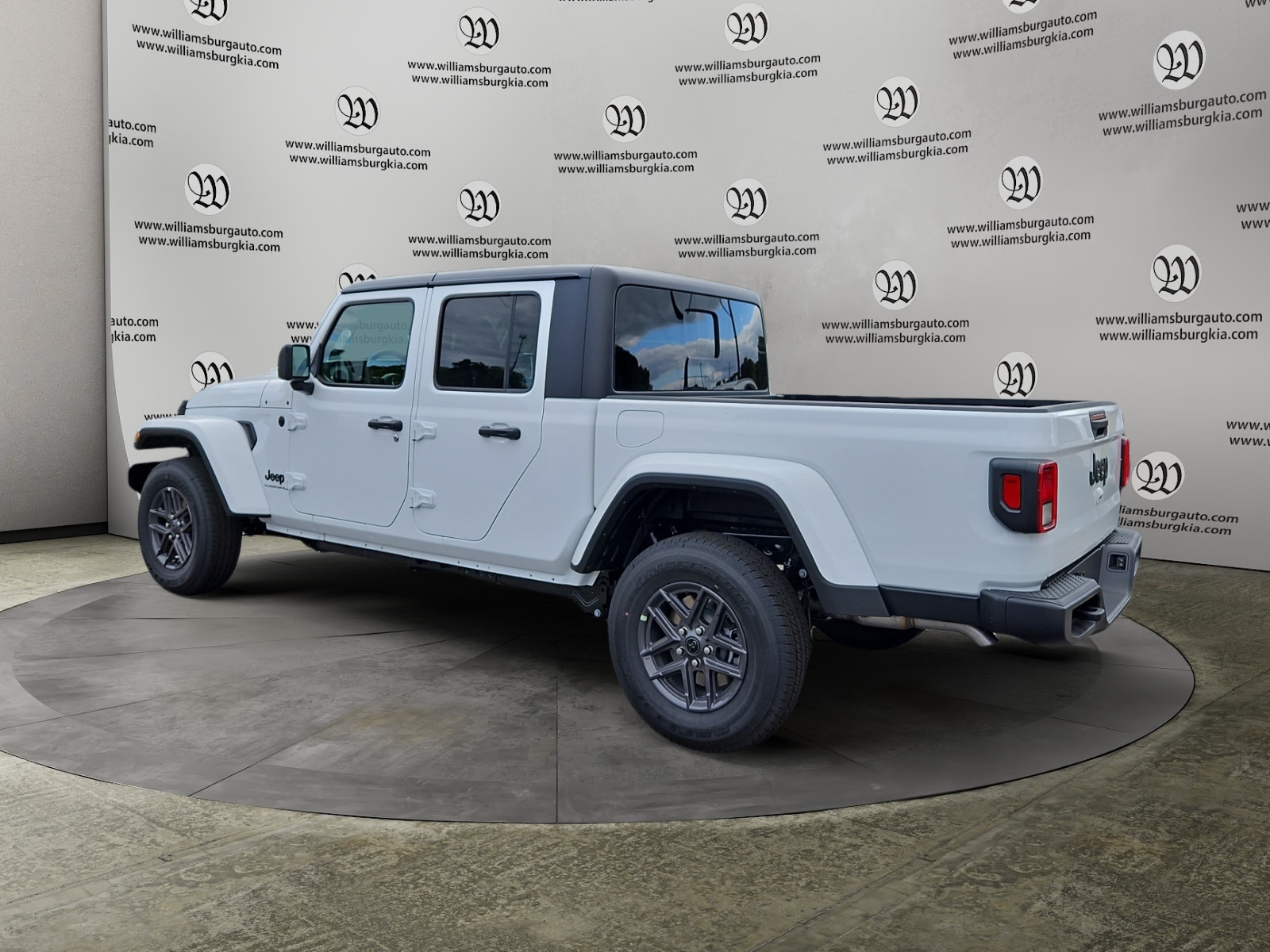2025 Jeep Gladiator Sport S photo 3