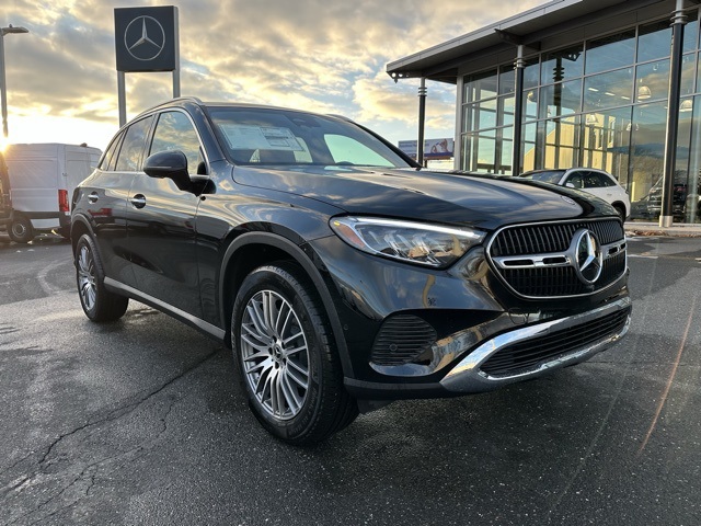 2026 Mercedes-Benz GLC Base's photo