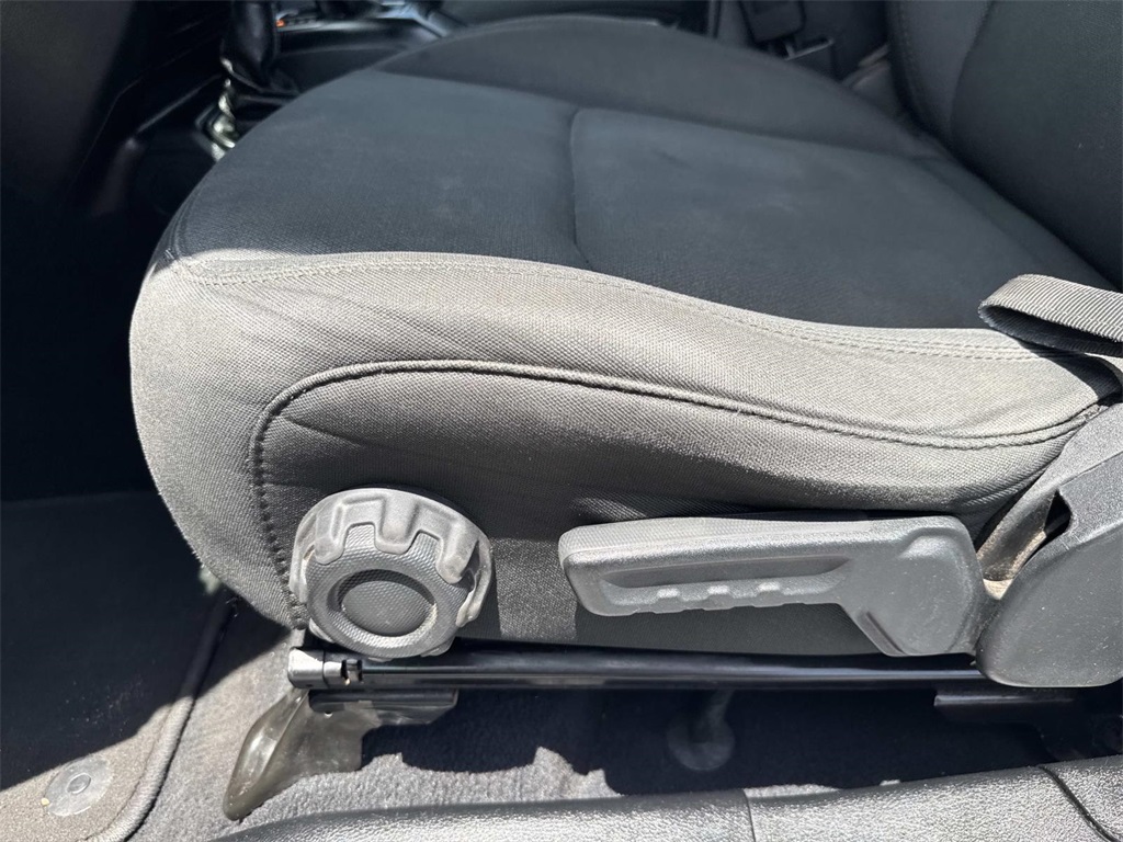 2020 Jeep Wrangler Unlimited Sahara photo 35