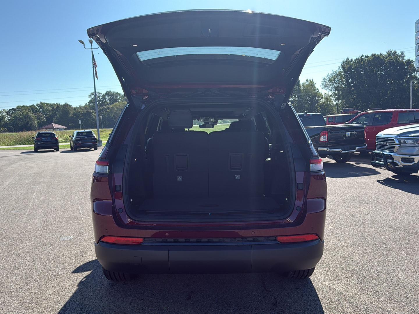 2025 Jeep Grand Cherokee Altitude High photo 13