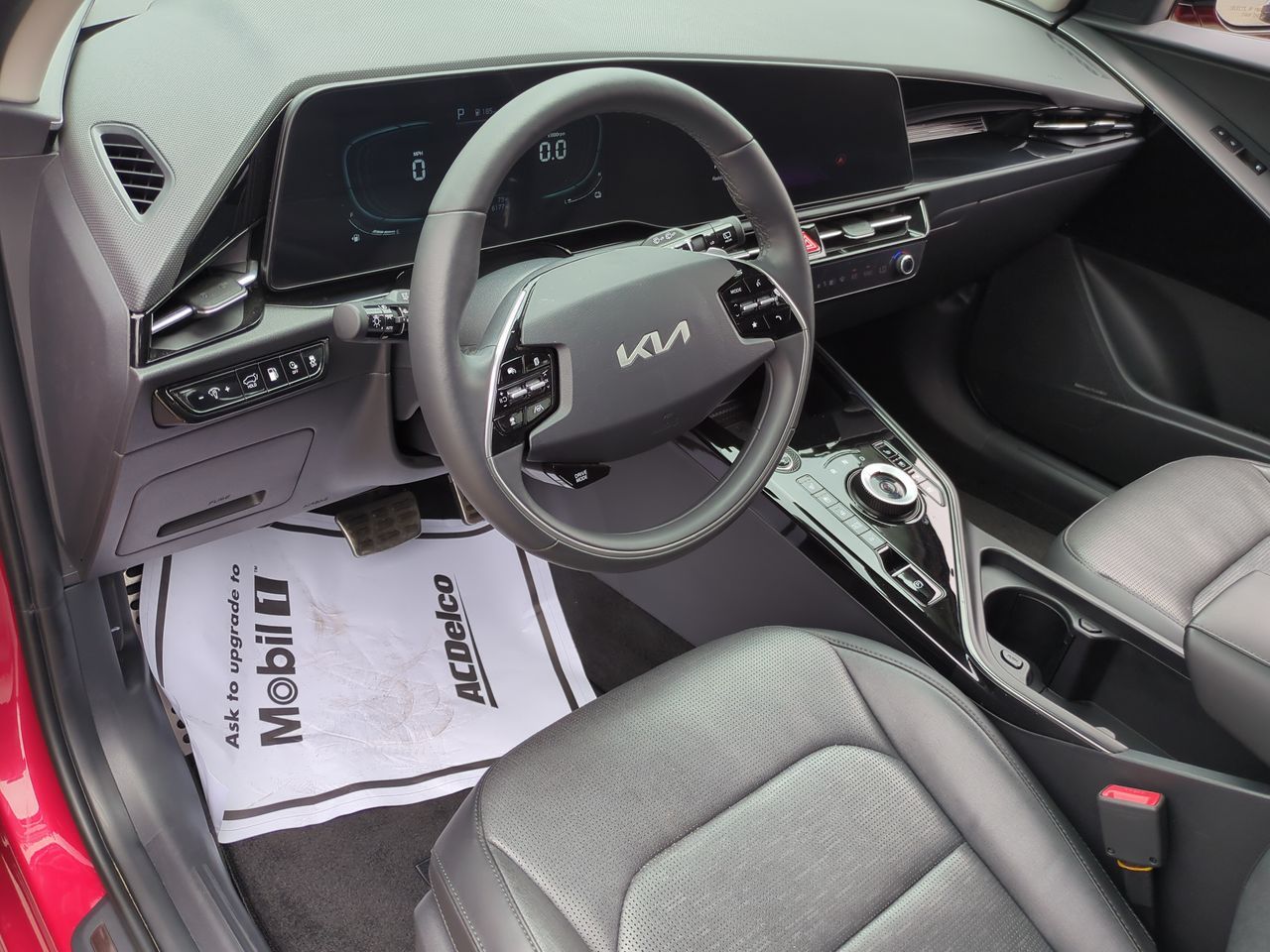2024 Kia Niro Plug-In Hybrid SX photo 5