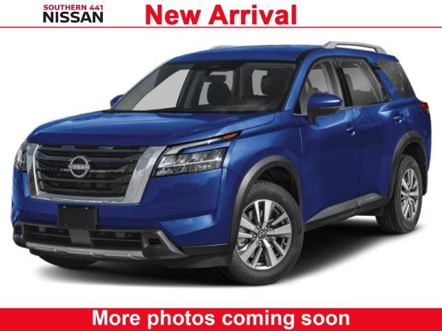 2025 Nissan Pathfinder SL photo 2