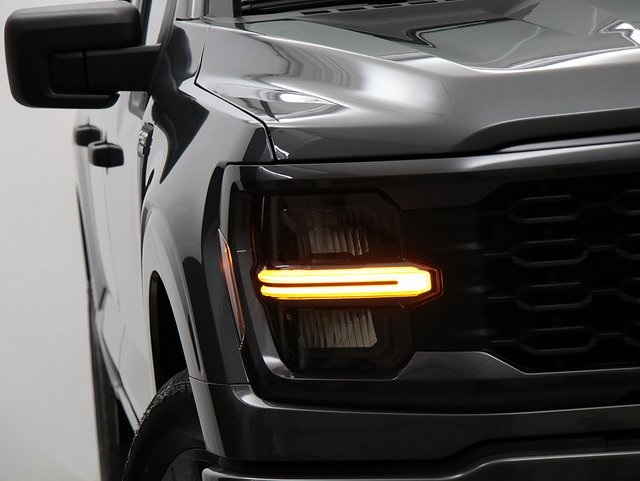2025 Ford F-150 STX photo 4