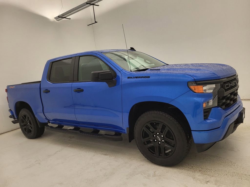 2025 Chevrolet Silverado Custom's photo