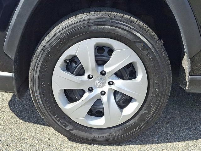 2024 Toyota RAV4 LE photo 10