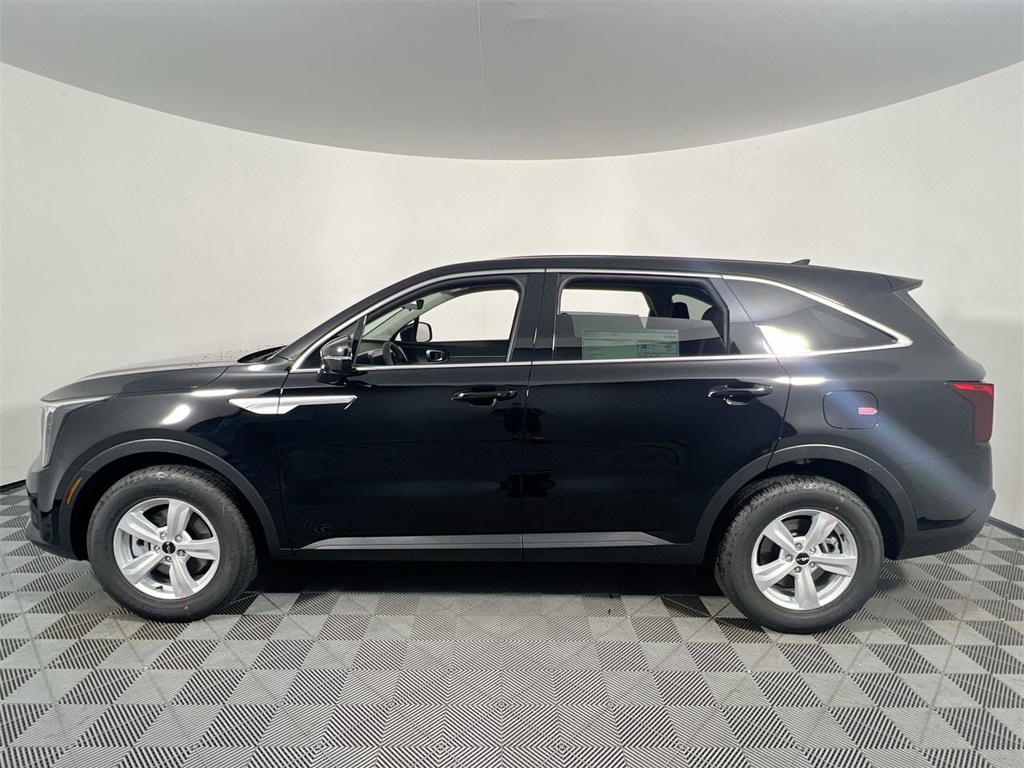 2026 Kia Sorento LX photo 7