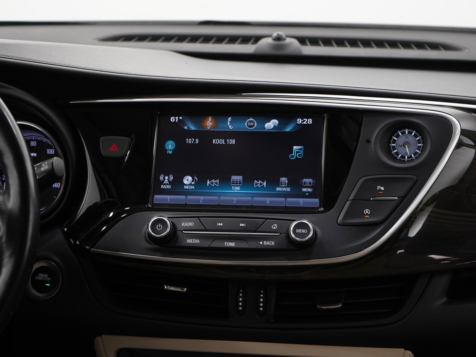 2020 Buick Envision Essence photo 13