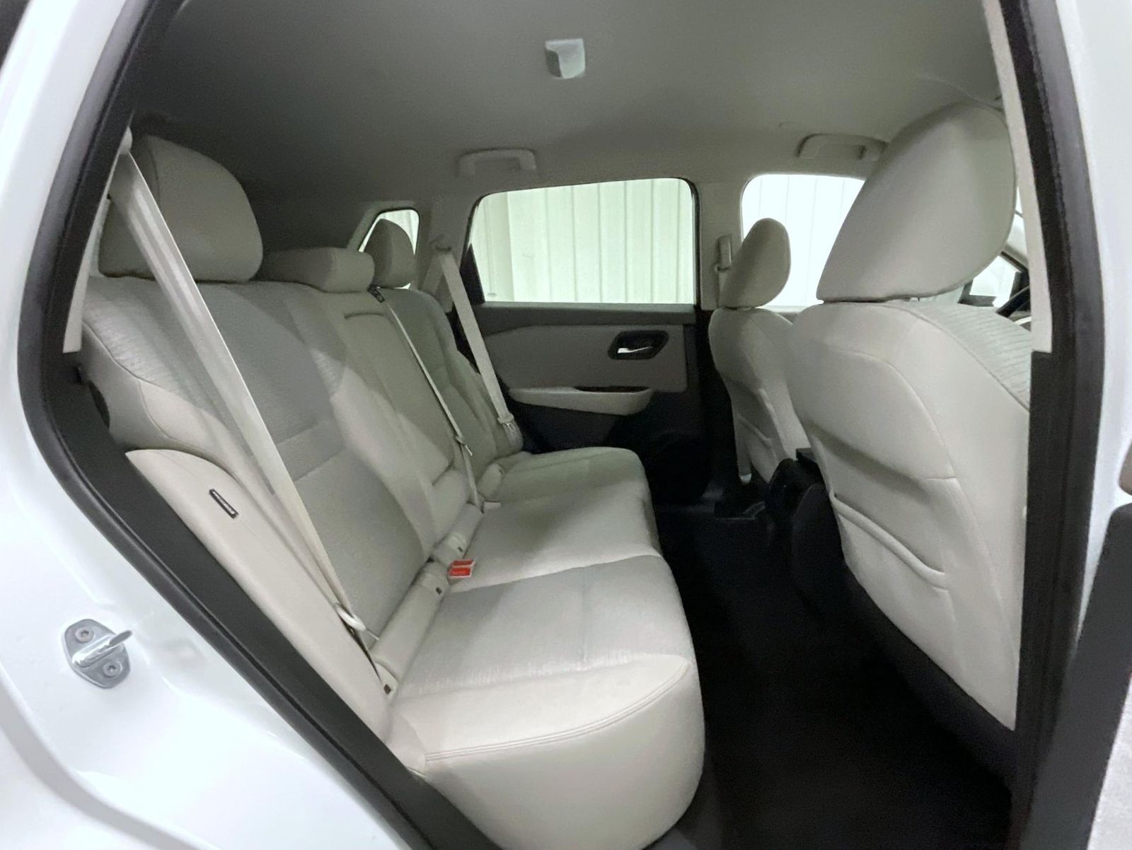 2022 Nissan Rogue SV photo 18