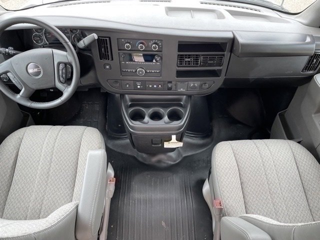 2023 Gmc Savana Cutaway 3500 photo 2