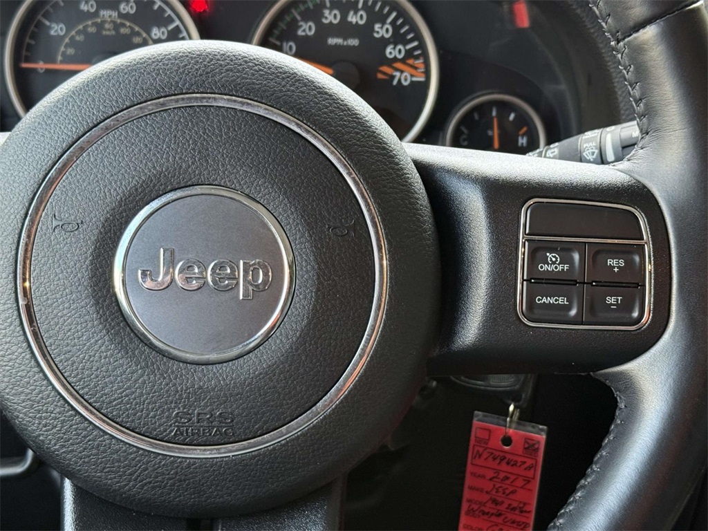 2017 Jeep Wrangler Unlimited Sahara photo 21