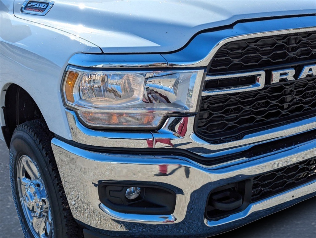 2024 Ram 2500 Tradesman photo 4