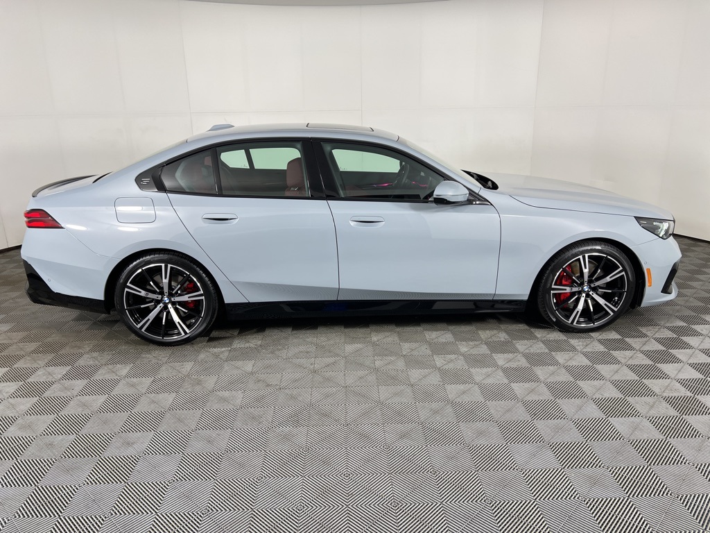 2024 Bmw 540i xDrive Sedan photo 2