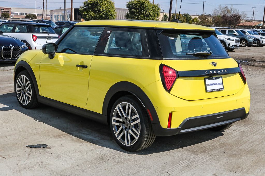 2025 Mini Cooper Signature photo 6