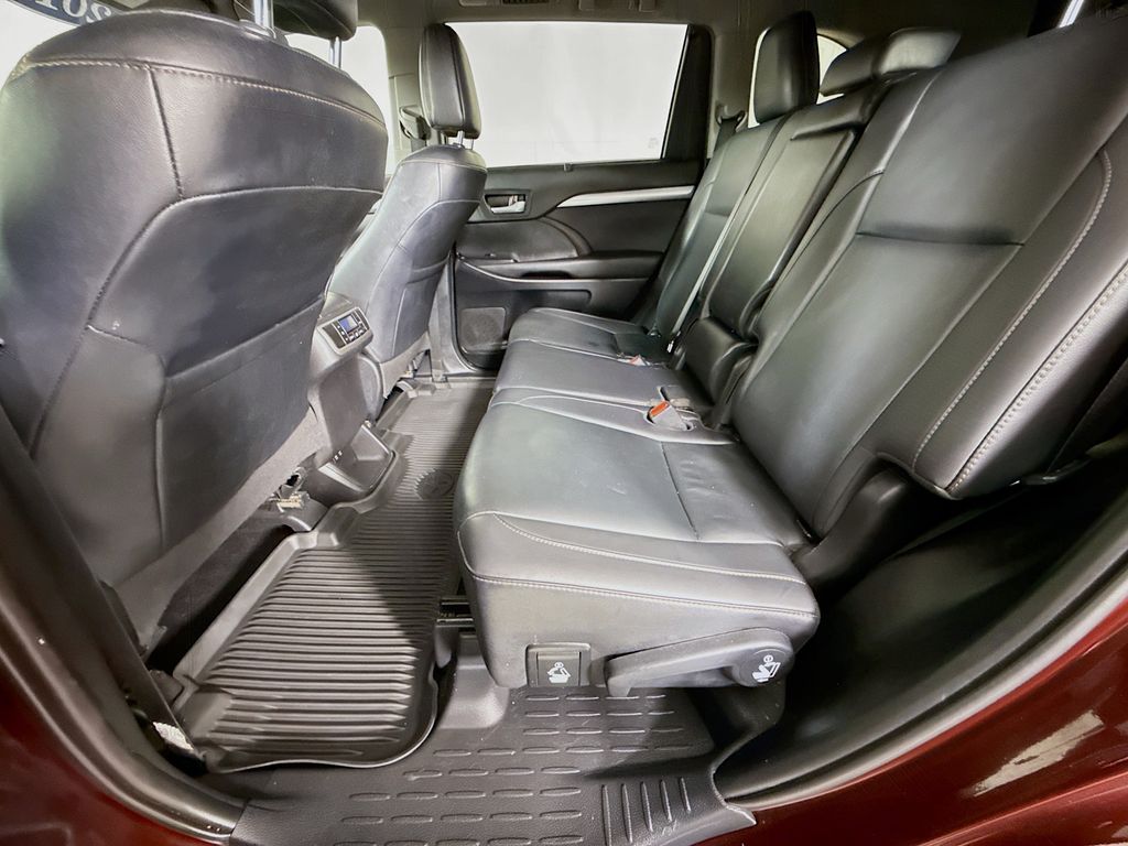 2019 Toyota Highlander XLE photo 26