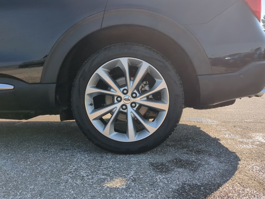 2021 Ford Explorer Platinum photo 16
