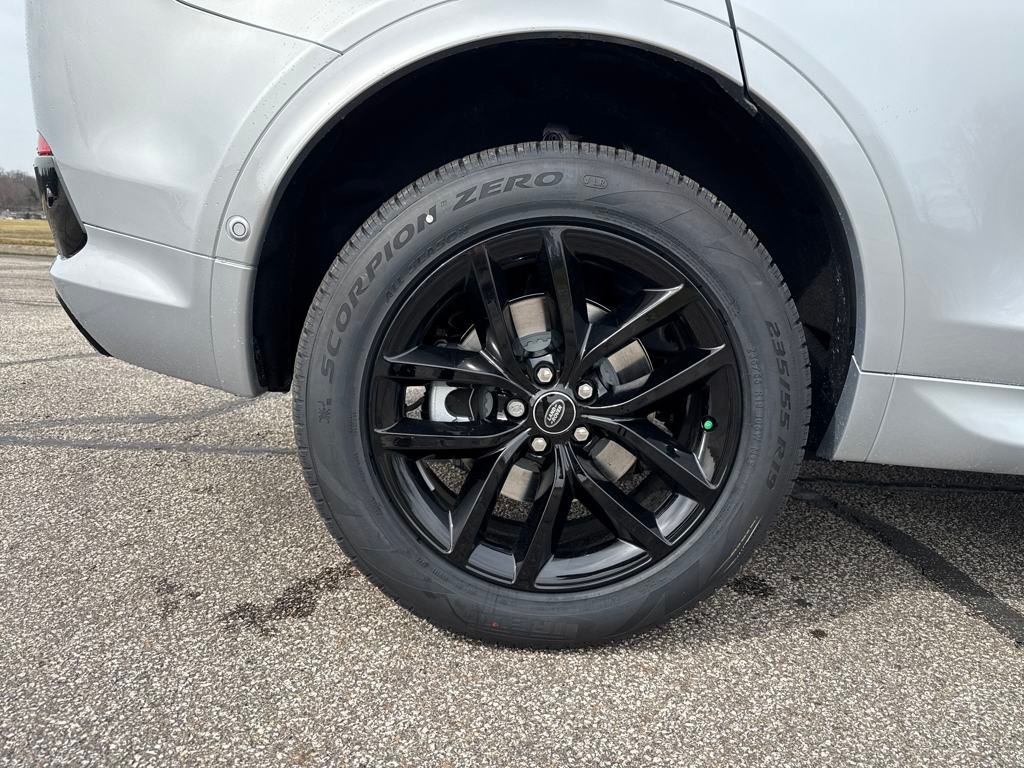 2025 Land Rover Discovery Sport S photo 26