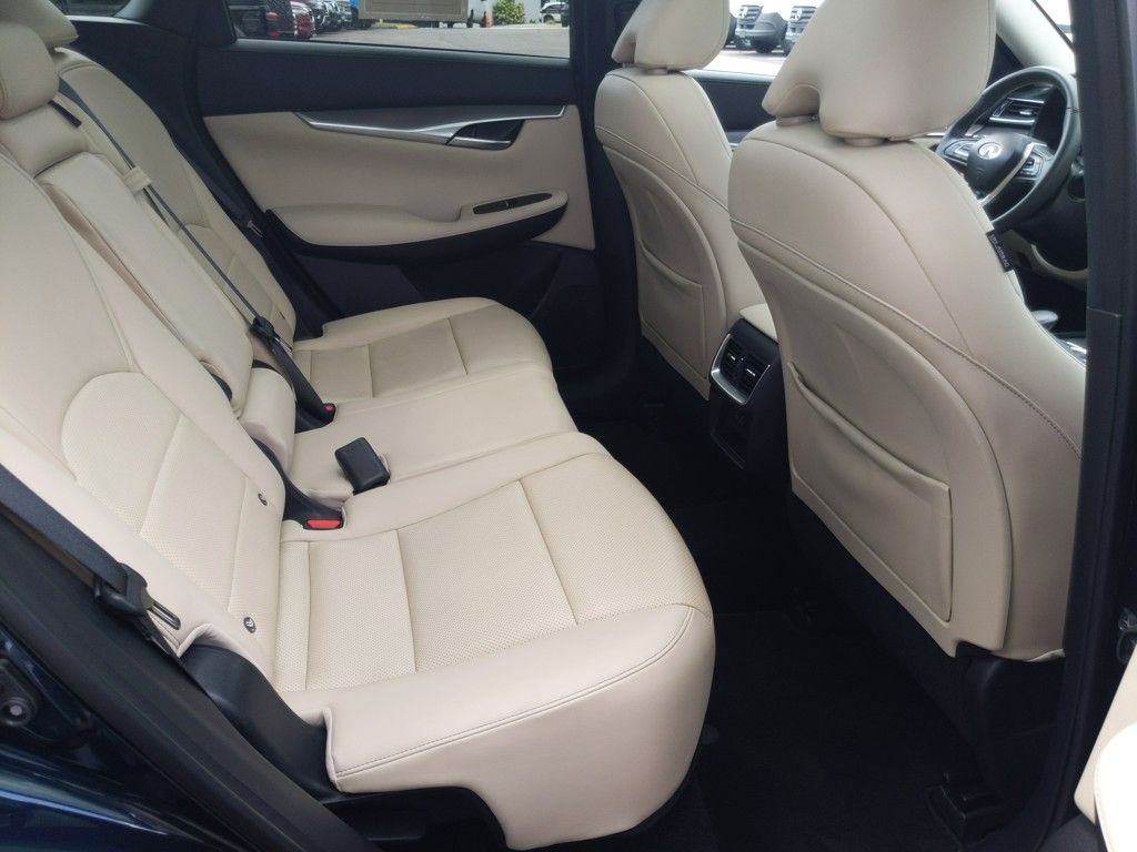 2022 Infiniti QX50 Luxe photo 30