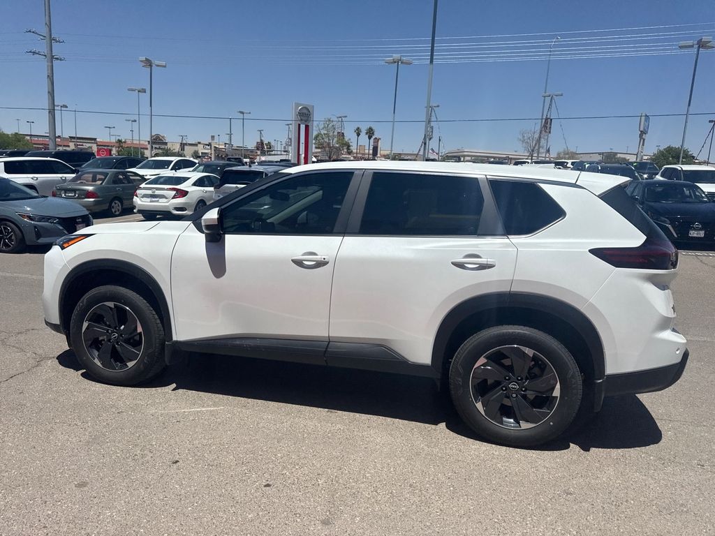 2024 Nissan Rogue SV photo 13