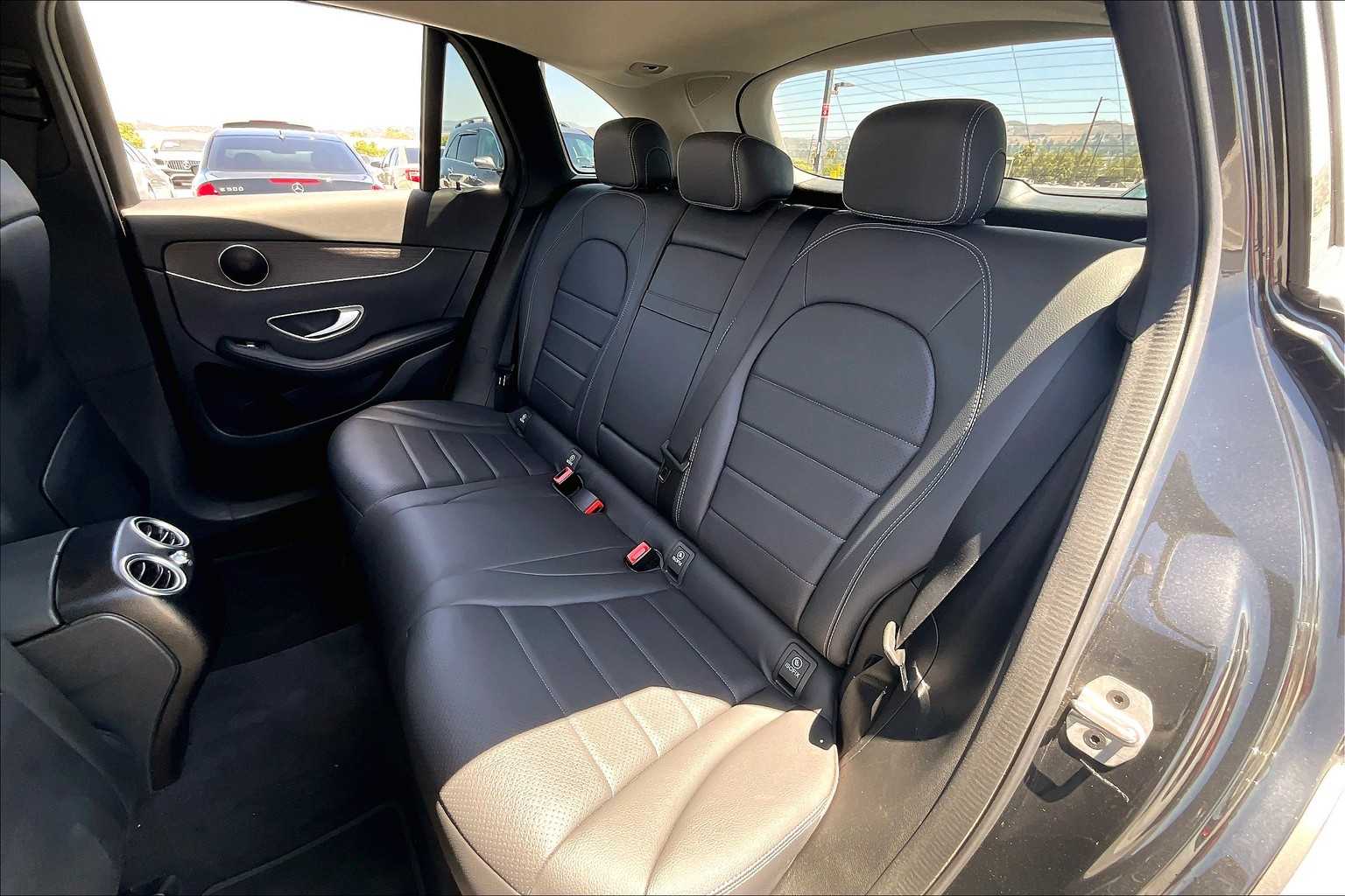 2022 Mercedes Benz GLC 300 photo 20