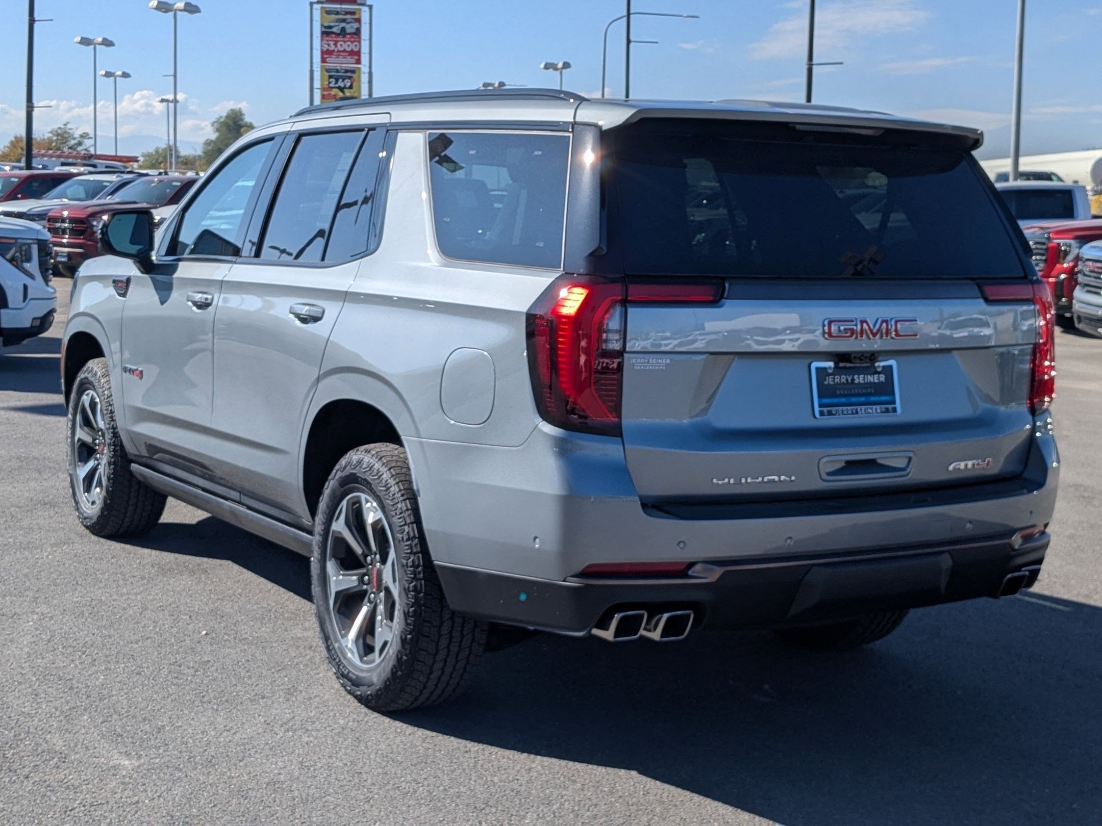 2026 Gmc Yukon AT4 Ultimate photo 3