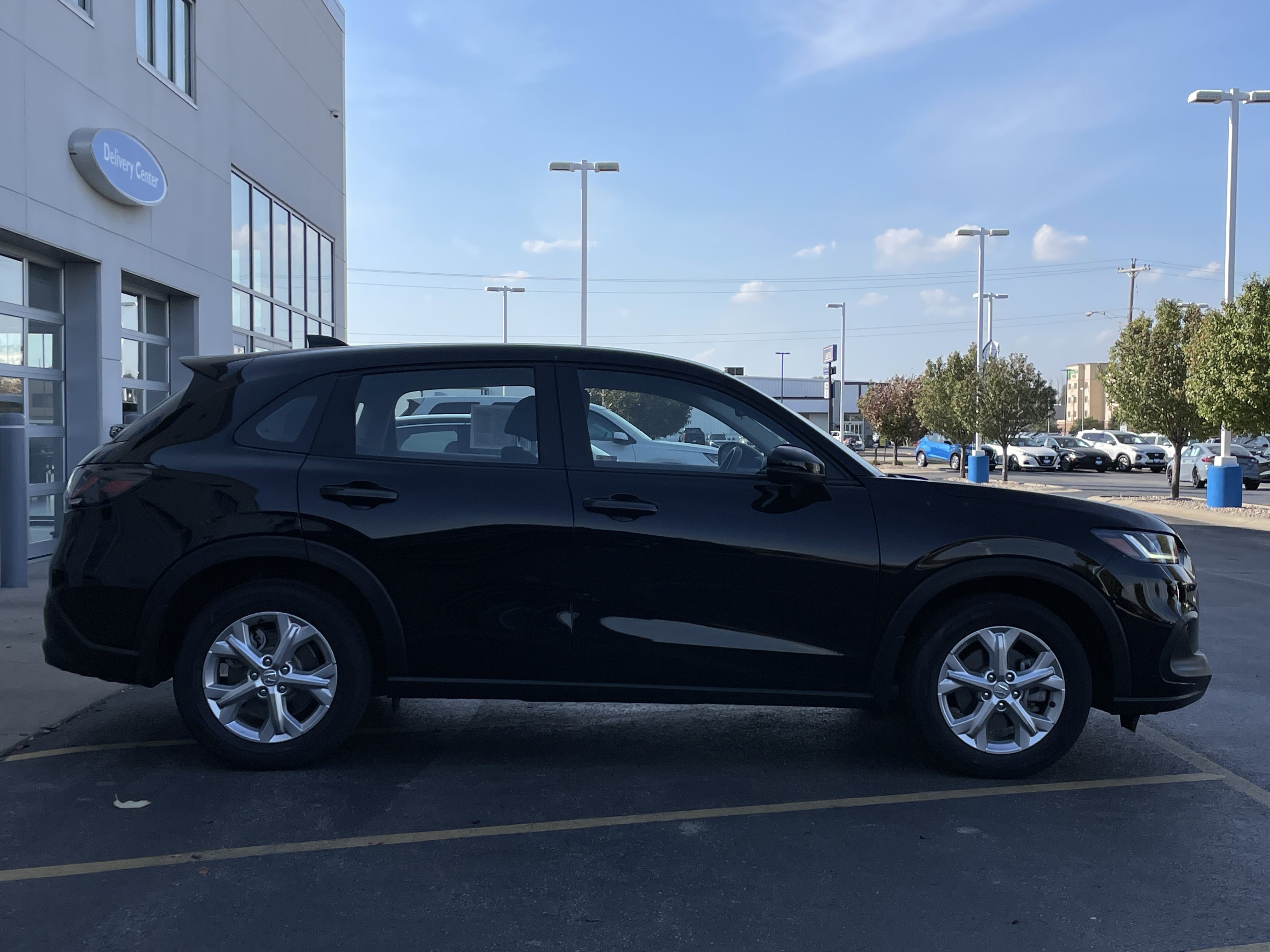 2023 Honda HR-V LX photo 3