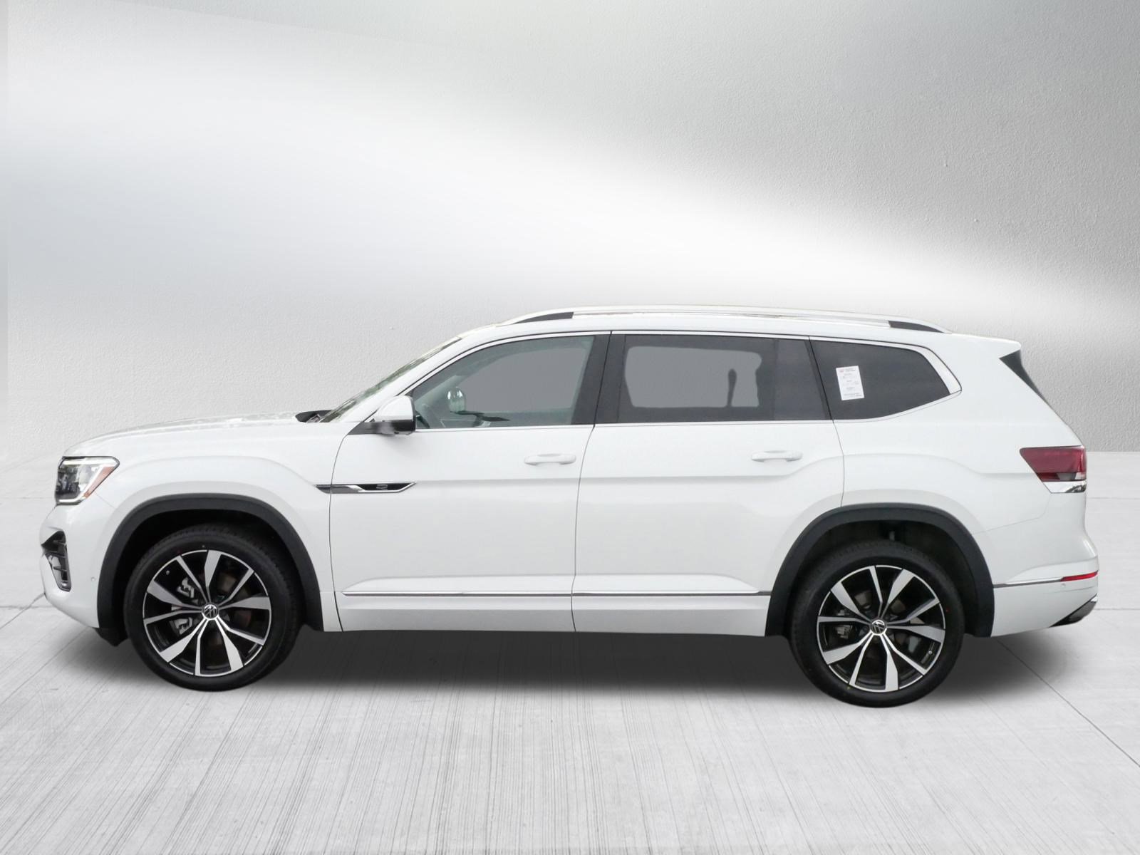 2024 Volkswagen Atlas SEL Premium R-Line photo 4