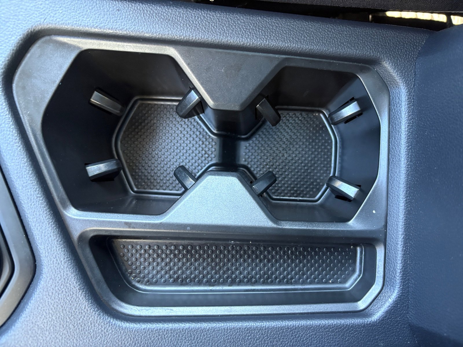 2022 Volkswagen Taos SE photo 22