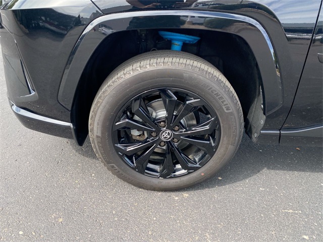 2022 Toyota RAV4 Hybrid SE photo 2