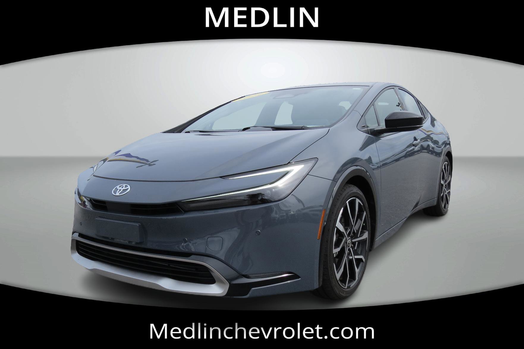 2024 Toyota Prius Prime SE photo 3