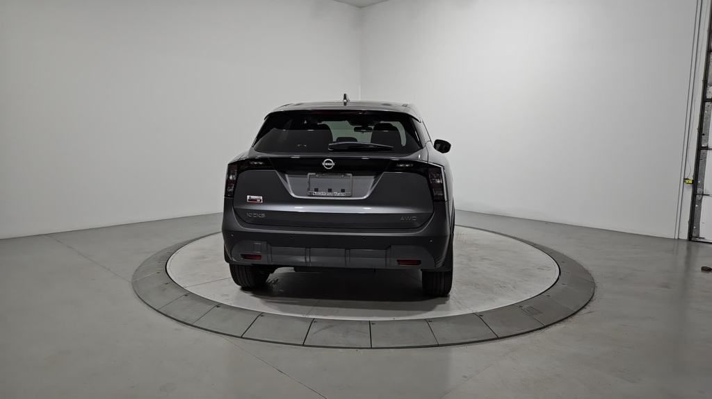 2025 Nissan Kicks SV photo 4