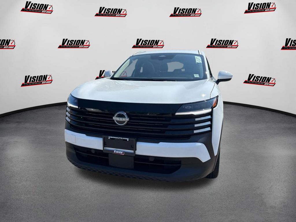 2025 Nissan Kicks SV photo 2