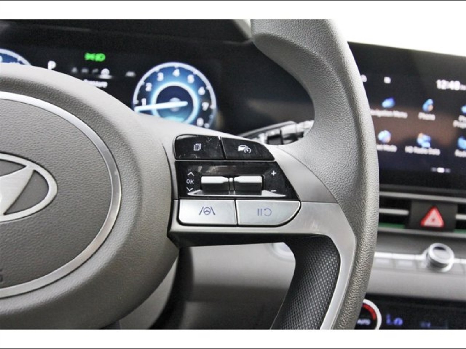 2024 Hyundai Elantra SEL White at Robbins Nissan